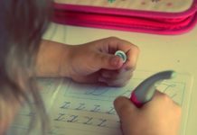 Hausaufgaben mit Zwillingen: Ein Gesprächsauszug Hausaufgaben mit Zwillingen Es sind Zwei