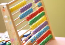 Gemeinsame oder getrennte Klassen für Zwillinge? 10 Vor- und Nachteile Gemeinsame oder getrennte Klasse bei Zwillingen