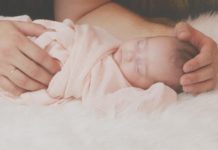 Was Deine Frühchenzwillinge brauchen Schlafendes Baby Frühchenzwillinge