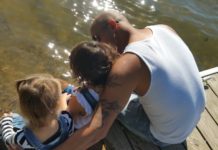 Zwillingsväter: Großfamilie mit 2 + 5 Kindern Zwillingsväter Großfamilie