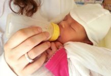 Zwillinge bedürfnisorientiert mit der Flasche füttern Zwillinge bedürfnisorientiert mit der Flasche füttern - Es sind zwei DAS Zwillingsportal