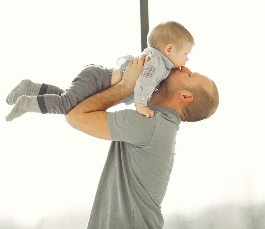 Wie beantrage ich Elternzeit mit Zwillingen? Elternzeit mit Zwillingen - Es sind zwei DAS Zwillingsportal