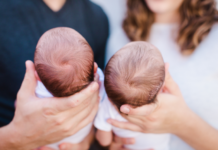 5 Tipps wenn Zwillingsbabys weinen *Anzeige Wenn Zwillingsbabys schreien Es sind zwei DAS Zwillingsportal