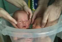 Bondingbad mit Zwillingen: Eine heilsame Erfahrung es-sind-zwei.de DAS Zwillingsportal Bondingbad mit Zwillingen