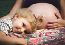 Zwillingsgeburt: Ein Zwilling spontan, einer mittels KaiserInnenschnitt www.es-sind-zwei.de DAS Zwillingsportal Ein Zwilling spontan, einer mittels KaiserInnnenschnitt