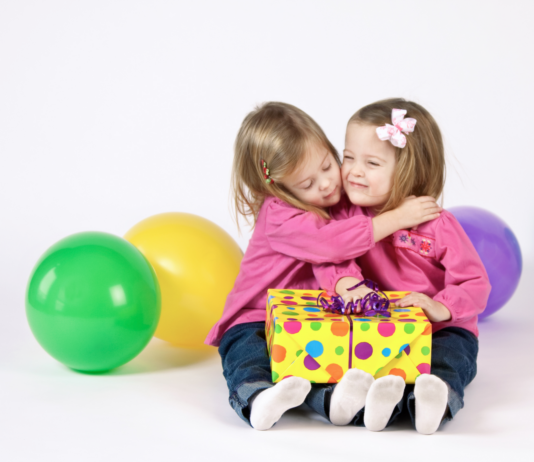 Organisiertes Chaos: Geburtstagsgeschenkwünsche der Zwillinge *Werbung www.es-sind-zwei.de DAS Zwillingsportal Geburtstagsgeschenkwünsche der Zwillinge