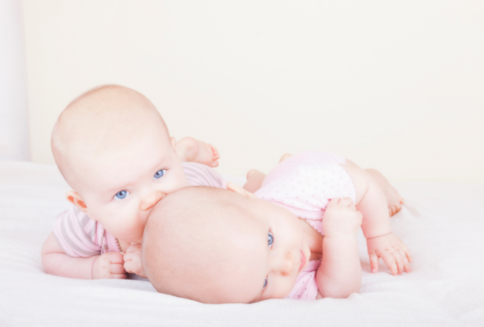 www.es-sind-zwei.de DAS ZWillingsportal Monochorial-monoamniote Zwillingsschwangerschaft