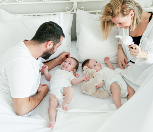 Kurse für Zwillinge und individuelle Beratung www.es-sind-zwei.de DAS Zwillingsportal Kurse für Zwillinge