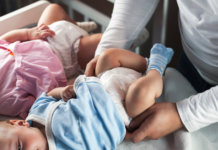 3 Tipps zum Handling von Zwillingsbabys www.es-sind-zwei.de DAS Zwillingsportal Handling von Zwillingsbabys