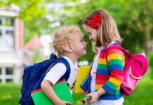 Einschulung im Doppelpack- oder der Schulwahnsinn mit Zwillingen beginnt www.es-sind-zwei.de DAS Zwillingsportal