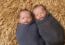 Zwillinge pucken www.es-sind-zwei.de DAS Zwillingsportal Zwillinge pucken