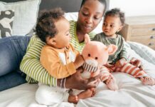 Zwillingseltern: Wann wird es leichter? Oder wird es nur anders? www.es-sind-zwei.de DAS Zwillingsportal Zwillngseltern: Wann wird es leichter?