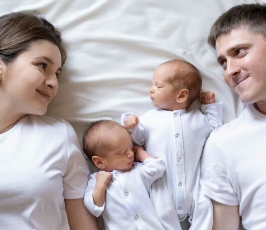 Neuerungen für Zwillingseltern in 2024 www.es-sind-zwei.de DAS Zwillingsportal Neuerungen für Zwillingseltern in 2024