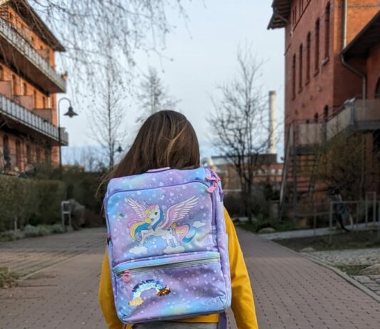 Leicht, komfortabel und kompakt – der GMT Schulranzen *Anzeige www.es-sind-zwei.de DAS Zwillingsportal GMT Schulranzen