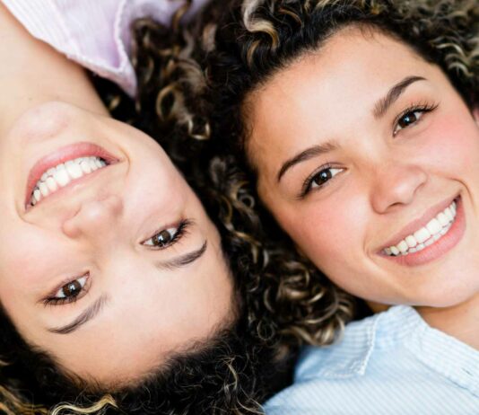 3 Tipps von eineiigen Zwillingen an Eltern www.es-sind-zwei.de DAS Zwillingsportal Tipps von eineiigen Zwillingen an Eltern