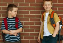 Getrennte Einschulung der Zwillinge – Sabines Erfahrungsbericht www.es-sind-zwei.de DAS Zwillingsportal getrennte Einschulung der Zwillinge