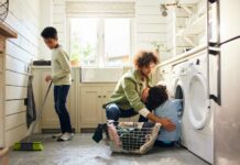 5 Tipps, um vor und nach der Geburt von Zwillingen eine Haushaltshilfe zu organisieren www.es-sind-zwei.de DAS Zwillingsportal Geburt von Zwillingen Haushaltshilfe