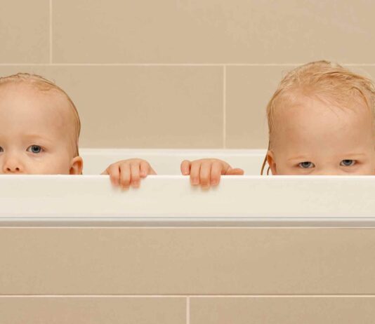 Zwillingsbabys baden: Tipps, Vorbereitung und sichere Umsetzung www.es-sind-zwei.de DAS ZWillingsportal Zwillinge baden