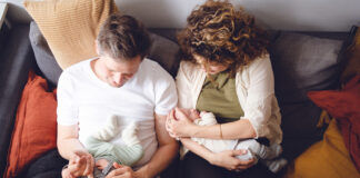 Zwillingsfotografin: Warum Fotos für Zwillingsfamilien so besonders sind www.es-sind-zwei.de DAS Zwillingsportal Fotos für Zwillingsfamilien