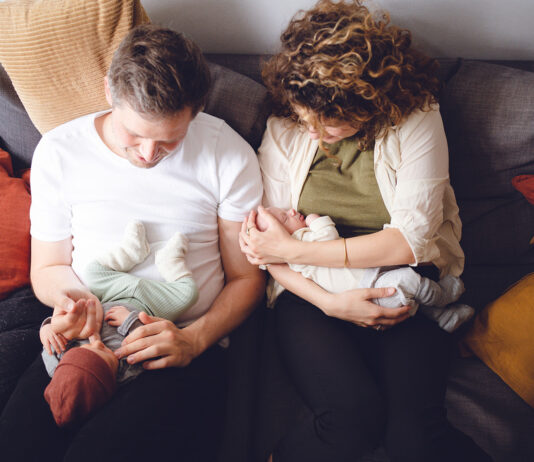 Zwillingsfotografin: Warum Fotos für Zwillingsfamilien so besonders sind www.es-sind-zwei.de DAS Zwillingsportal Fotos für Zwillingsfamilien